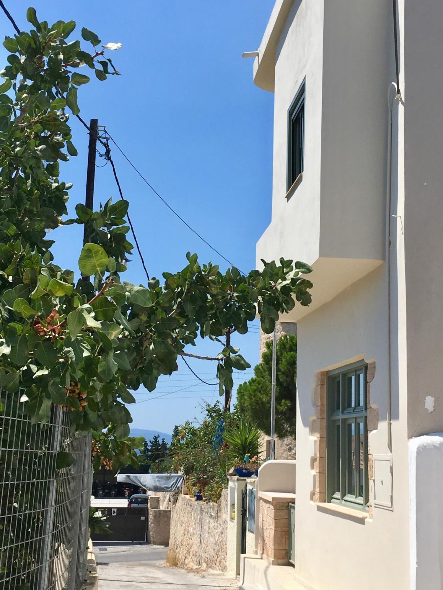 Aegina Town Home By Relax In Greece ภายนอก รูปภาพ